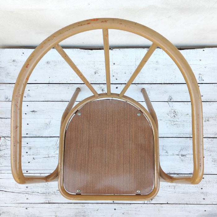 Passa il mouse sull'immagine per ingrandire Immagine dell'articolo Sedie 4 sedie industriali in ferro vintage n.351