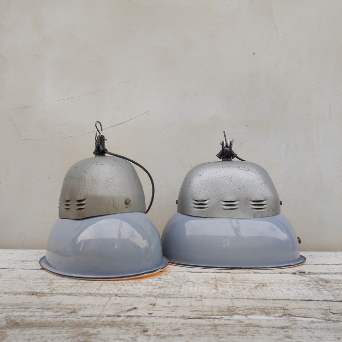 Immagine dell'articolo Lampada industriale a sospensione Lampade industriali a sospensione vintage (coppia) n.462