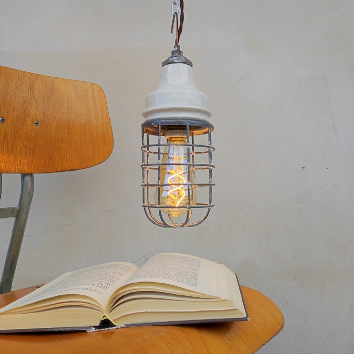 Passa il mouse sull'immagine per ingrandire Lampada industriale da lavoro vintage - foto 16
