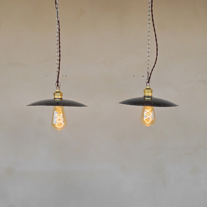 Passa il mouse sull'immagine per ingrandire Immagine dell'articolo Lampada industriale a sospensione Lampada industriale a sospensione vintage D24 n.352