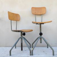 Sedia sgabello industriale vintage n°NaN di colore Grigio pastello / legno