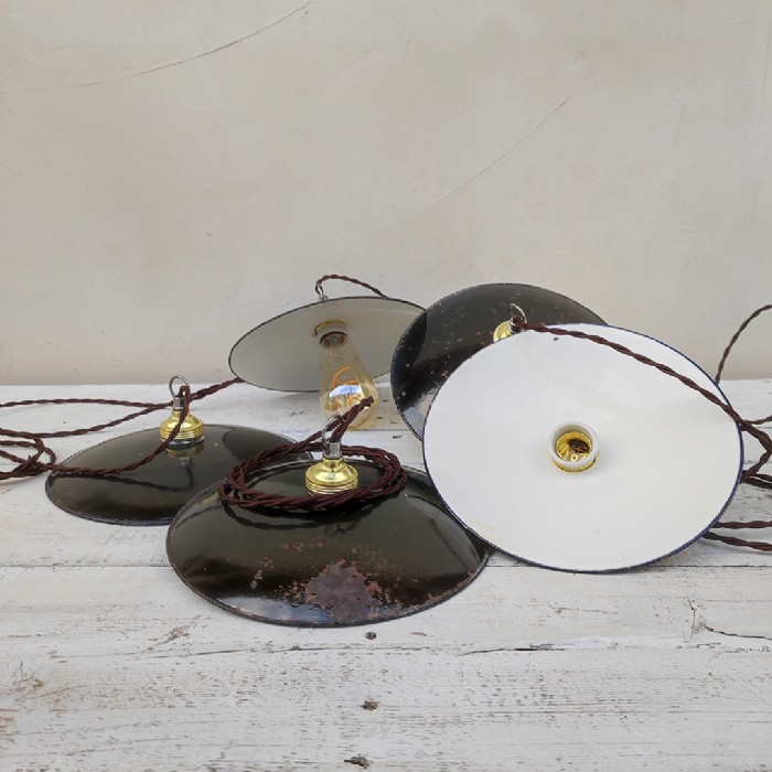 Passa il mouse sull'immagine per ingrandire Immagine dell'articolo Lampada industriale a sospensione Lampada industriale a sospensione vintage D24 n.352