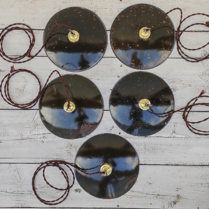 Passa il mouse sull'immagine per ingrandire Immagine dell'articolo Lampada industriale a sospensione Lampada industriale a sospensione vintage D24 n.352