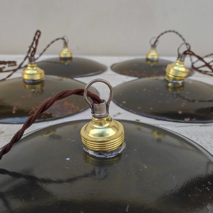 Passa il mouse sull'immagine per ingrandire Immagine dell'articolo Lampada industriale a sospensione Lampada industriale a sospensione vintage D24 n.352
