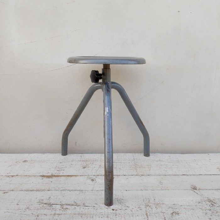 Immagine dell'articolo Sgabello industriale Sgabello industriale in ferro vintage n.418