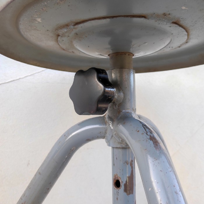 Immagine dell'articolo Sgabello industriale Sgabello industriale in ferro vintage n.418