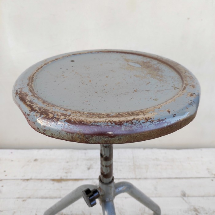 Immagine dell'articolo Sgabello industriale Sgabello industriale in ferro vintage n.419