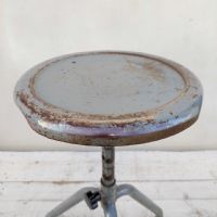 Miniatura dell'articolo Sgabello industriale Sgabello industriale in ferro vintage n.419