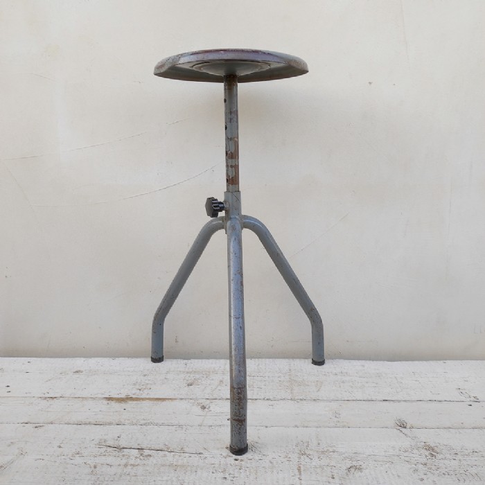 Immagine dell'articolo Sgabello industriale Sgabello industriale in ferro vintage n.419