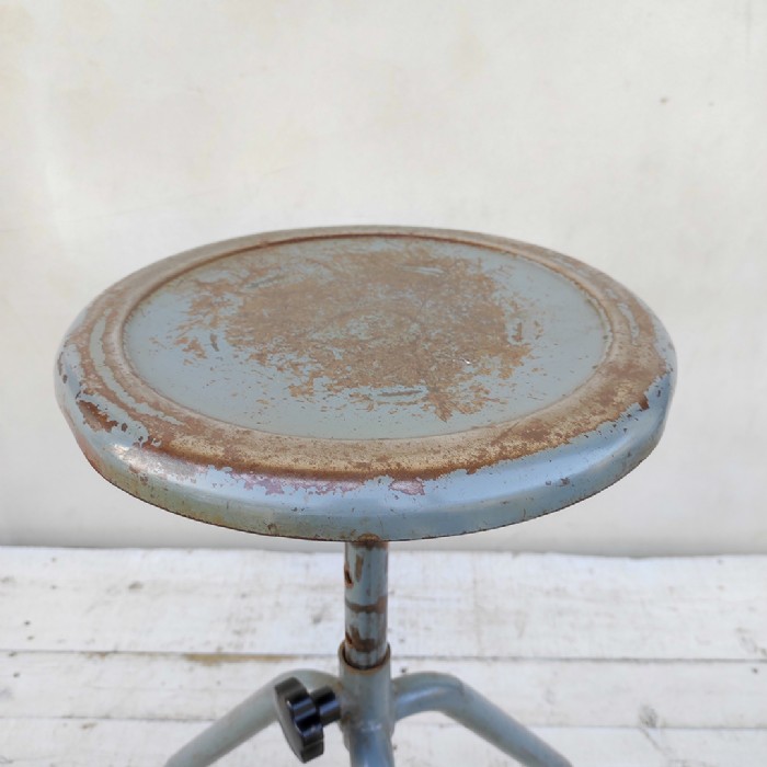 Immagine dell'articolo Sgabello industriale Sgabello industriale in ferro vintage n.420