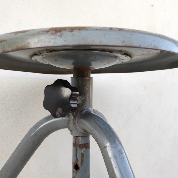 Immagine dell'articolo Sgabello industriale Sgabello industriale in ferro vintage n.420