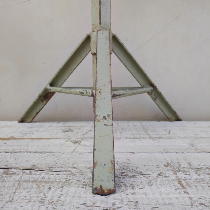 Immagine dell'articolo Sgabello industriale Sgabello industriale vintage n.437