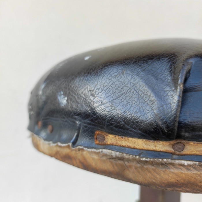 Immagine dell'articolo Sgabello industriale Sgabello industriale vintage n.437