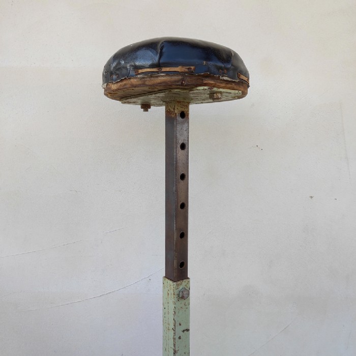 Immagine dell'articolo Sgabello industriale Sgabello industriale vintage n.437