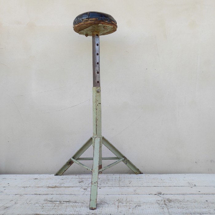 Immagine dell'articolo Sgabello industriale Sgabello industriale vintage n.437