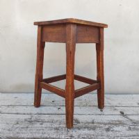 Ingrandisci l'immagine Miniatura dell'articolo Sgabello rurale rustico vintage Sgabello rurale in legno vintage n.329