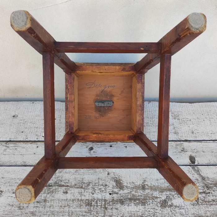 Passa il mouse sull'immagine per ingrandire Immagine dell'articolo Sgabello rurale rustico vintage Sgabello rurale in legno vintage n.329