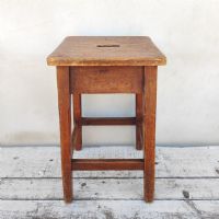 Ingrandisci l'immagine Miniatura dell'articolo Sgabello rurale rustico vintage Sgabello rurale in legno vintage n.329
