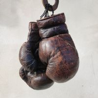 Ingrandisci l'immagine Miniatura dell'articolo Sport Guantoni da boxe vintage n.370