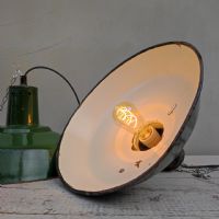 Miniatura dell'articolo Lampade industriali vintage Cecoslovacchia a sospensione (coppia) - Oggetto n.172