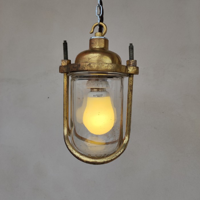 Passa il mouse sull'immagine per ingrandire Immagine dell'articolo Lampada industriale navale a sospensione Lampada navale General Electric Company UK vintage n.371