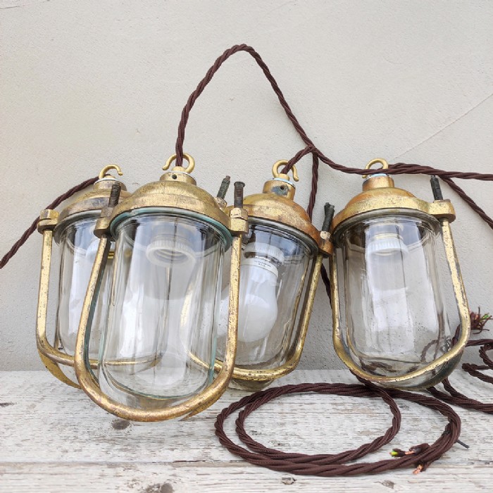 Passa il mouse sull'immagine per ingrandire Immagine dell'articolo Lampada industriale navale a sospensione Lampada navale General Electric Company UK vintage n.371