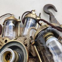 Ingrandisci l'immagine Miniatura dell'articolo Lampada industriale navale a sospensione Lampada navale General Electric Company UK vintage n.371