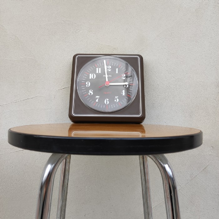 Passa il mouse sull'immagine per ingrandire Immagine dell'articolo Orologio di modernariato vintage Orologio da parete Philips vintage anni 80 n.336