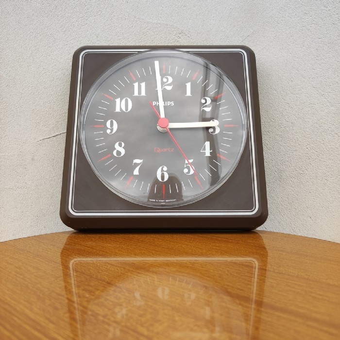 Passa il mouse sull'immagine per ingrandire Immagine dell'articolo Orologio di modernariato vintage Orologio da parete Philips vintage anni 80 n.336