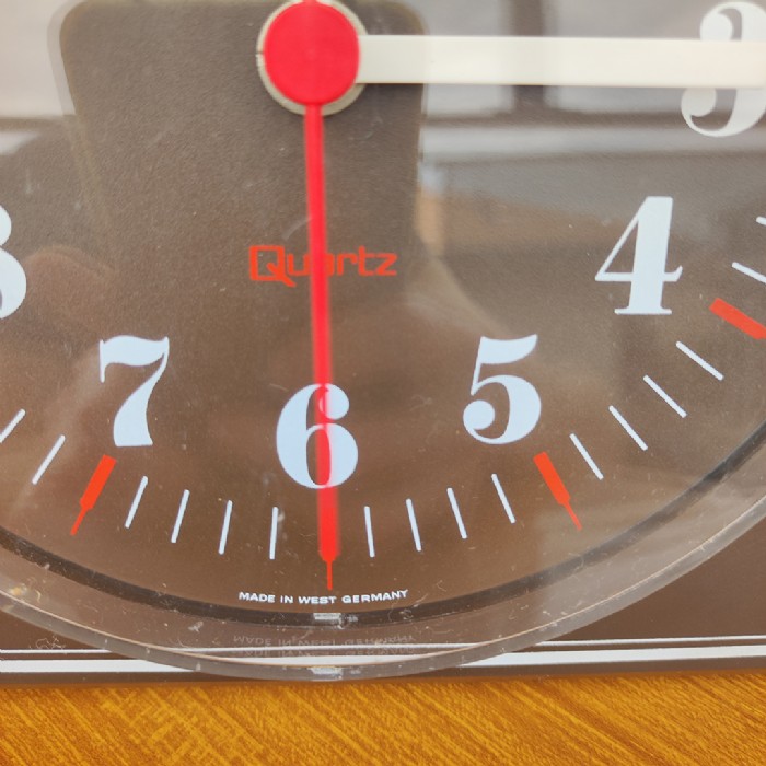 Passa il mouse sull'immagine per ingrandire Immagine dell'articolo Orologio di modernariato vintage Orologio da parete Philips vintage anni 80 n.336