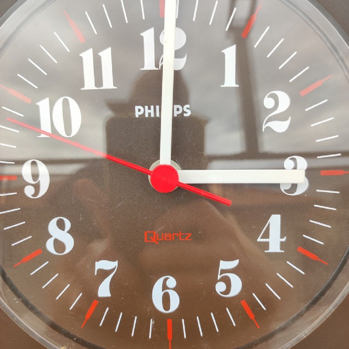 Passa il mouse sull'immagine per ingrandire Immagine dell'articolo Orologio di modernariato vintage Orologio da parete Philips vintage anni 80 n.336