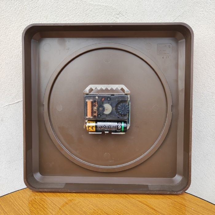 Passa il mouse sull'immagine per ingrandire Immagine dell'articolo Orologio di modernariato vintage Orologio da parete Philips vintage anni 80 n.336