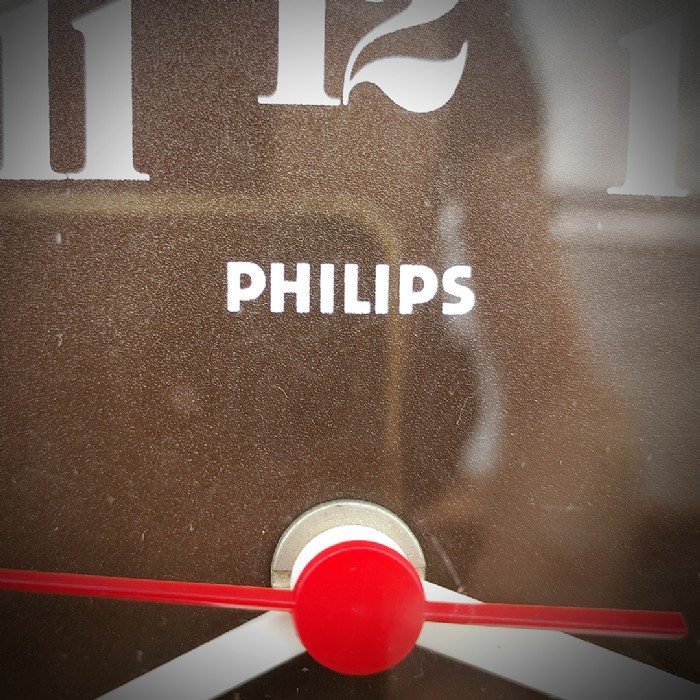 Passa il mouse sull'immagine per ingrandire Immagine dell'articolo Orologio di modernariato vintage Orologio da parete Philips vintage anni 80 n.336