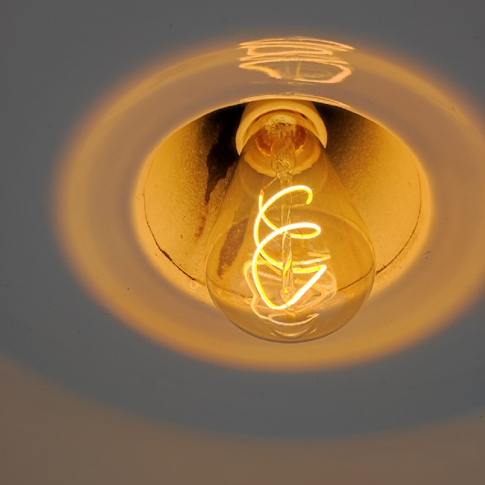 Passa il mouse sull'immagine per ingrandire Lampada industriale a sospensione italiana vintage D41 - foto 10