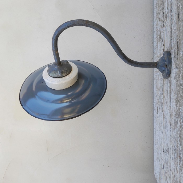 Passa il mouse sull'immagine per ingrandire Lampada industriale vintage da parete ungherese D31 - foto 7