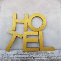 Insegna HOTEL vintage n�NaN di colore Oro