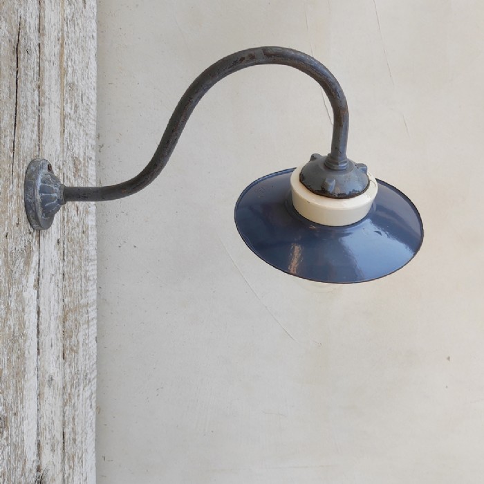 Passa il mouse sull'immagine per ingrandire Lampada industriale vintage da parete ungherese D23,5 - foto 3