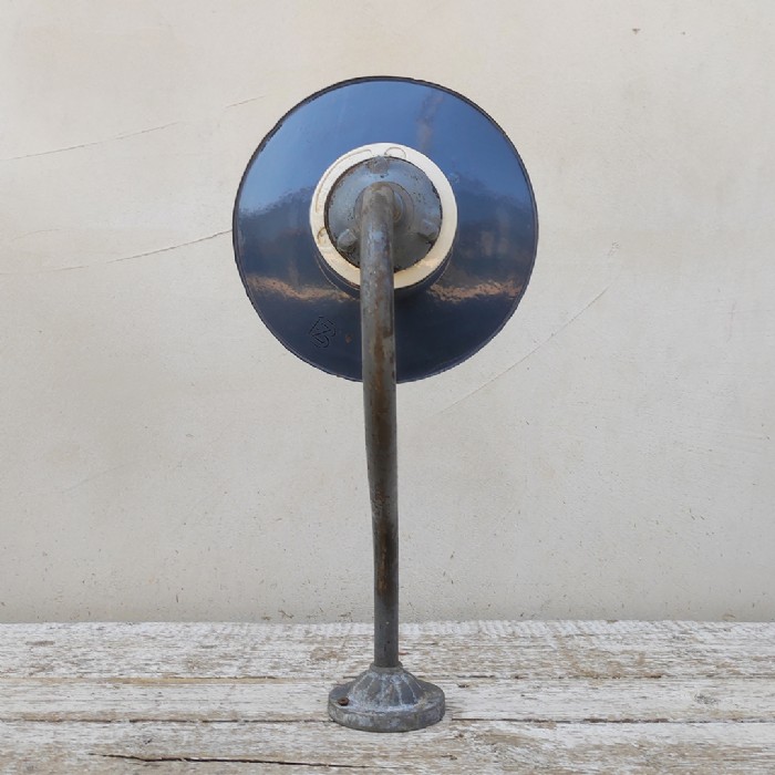 Passa il mouse sull'immagine per ingrandire Lampada industriale vintage da parete ungherese D23,5 - foto 4