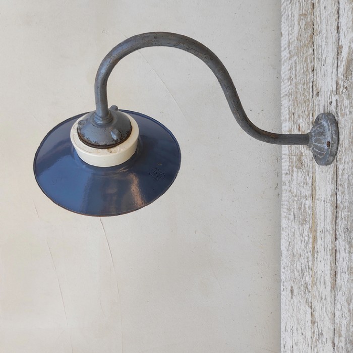 Passa il mouse sull'immagine per ingrandire Lampada industriale vintage da parete ungherese D23,5 - foto 9
