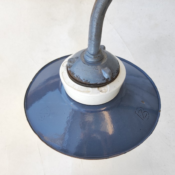 Passa il mouse sull'immagine per ingrandire Lampada industriale vintage da parete ungherese D23,5 - foto 10