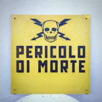 Miniatura dell'articolo Cartello segnaletico di pericolo di morte vintage - Oggetto n.111
