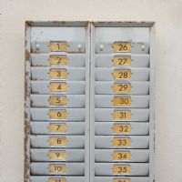 Miniatura dell'articolo Contenitori Casellario portacartellini timbratrice industriale vintage n.398