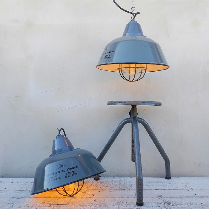 Immagine dell'articolo Lampada industriale a sospensione Lampada industriale a sospensione Ungherese vintage D36 n.423