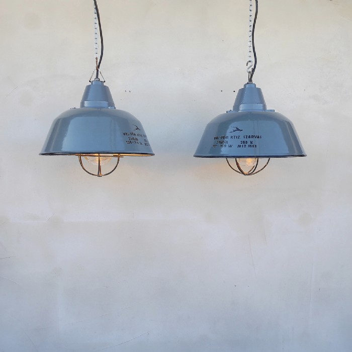 Immagine dell'articolo Lampada industriale a sospensione Lampada industriale a sospensione Ungherese vintage D36 n.423