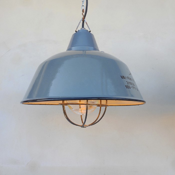 Immagine dell'articolo Lampada industriale a sospensione Lampada industriale a sospensione Ungherese vintage D36 n.423