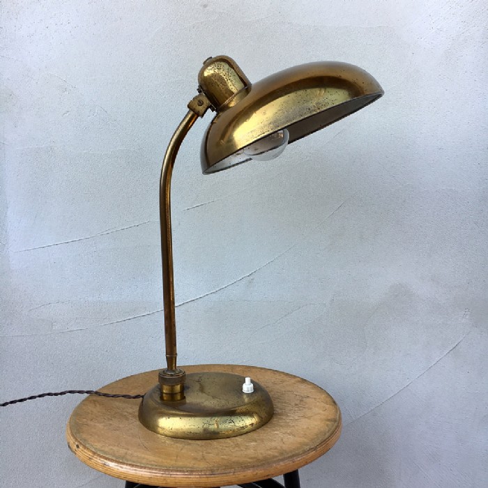 Miniatura dell'articolo Lampada ministeriale da scrivania in ottone Giovanni Michelucci Lariolux - Oggetto n.21