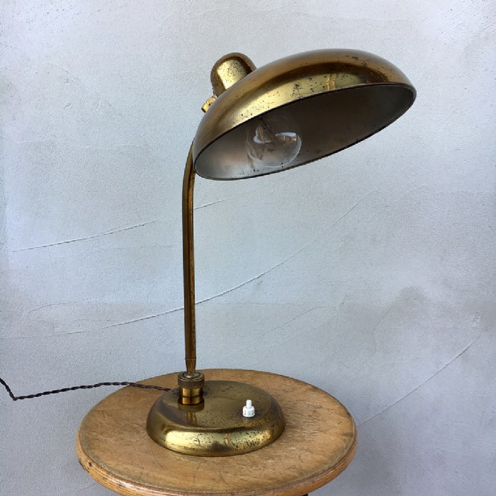 Miniatura dell'articolo Lampada ministeriale da scrivania in ottone Giovanni Michelucci Lariolux - Oggetto n.21