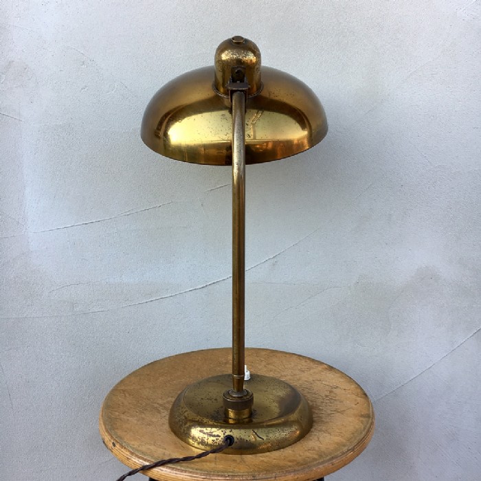 Miniatura dell'articolo Lampada ministeriale da scrivania in ottone Giovanni Michelucci Lariolux - Oggetto n.21