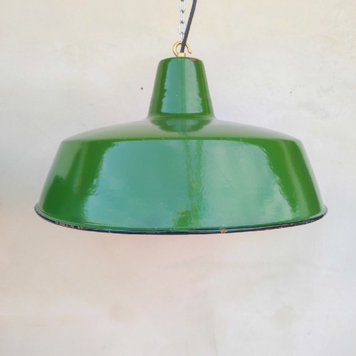 Passa il mouse sull'immagine per ingrandire Immagine dell'articolo Lampada industriale a sospensione Lampada industriale a sospensione Bulgaria vintage D40 n.319