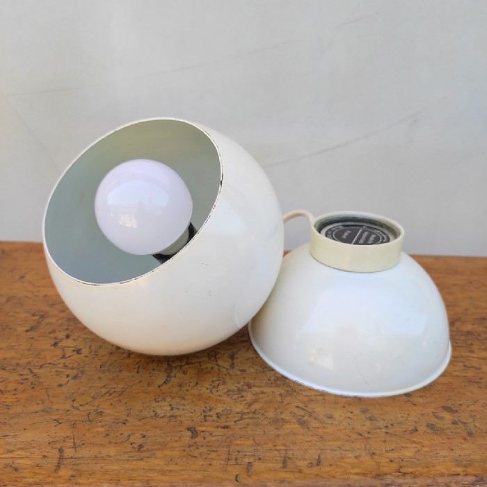 Passa il mouse sull'immagine per ingrandire Immagine dell'articolo Lampade da tavolo Lampade magnetiche da tavolo di Goffredo Reggiani mid-century vintage n.320